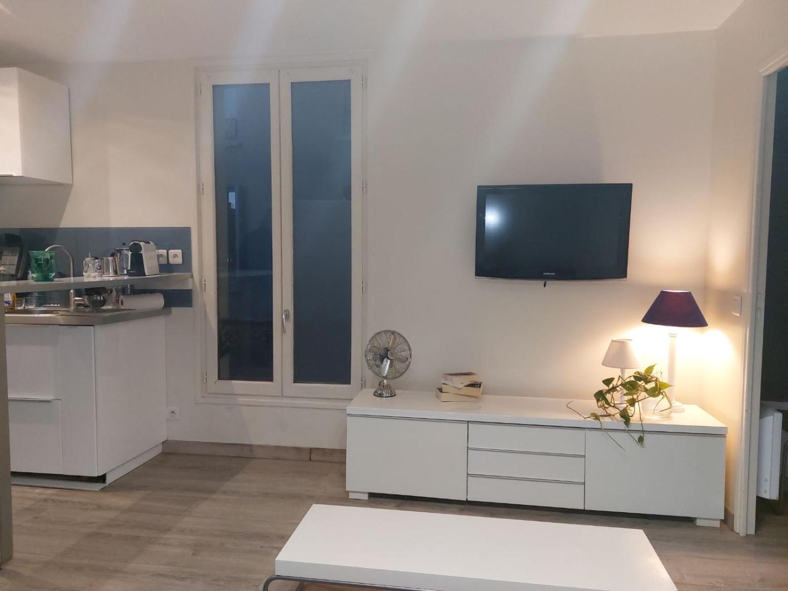 Apartment Puces De Vanves